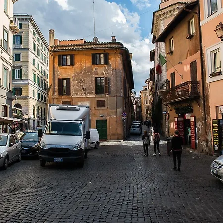 Domus Tiberina Апартаменты