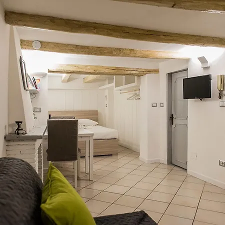 Domus Tiberina Апартаменты *